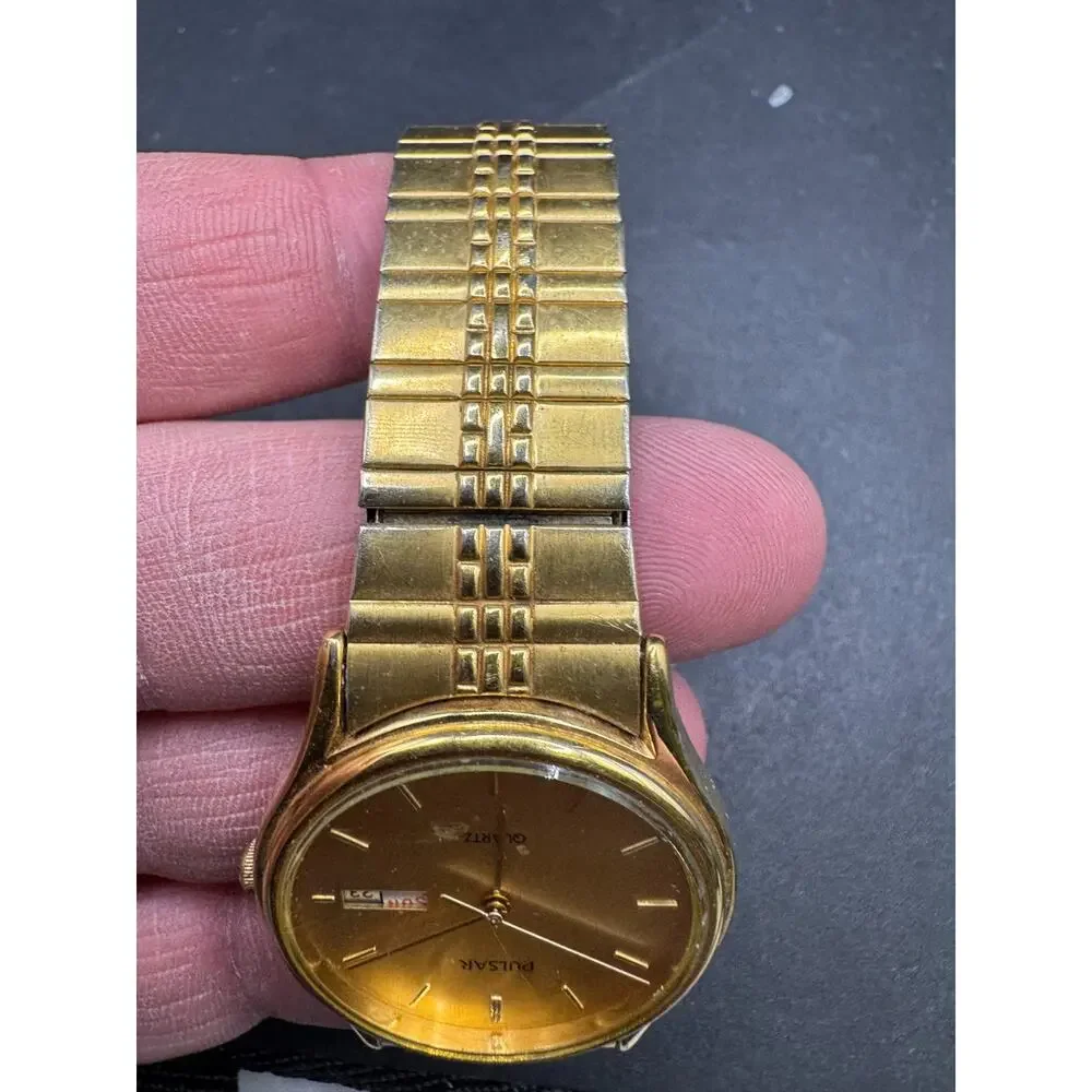 Vintage Pulsar V333-6030 Day Date Gold Tone Stainless Steel Stretch Band 30.5mm
